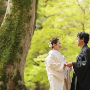 ウェディングフォト・結婚式写真カメラマン出張撮影(ロケーションフォト)_白無垢_見つめ合い