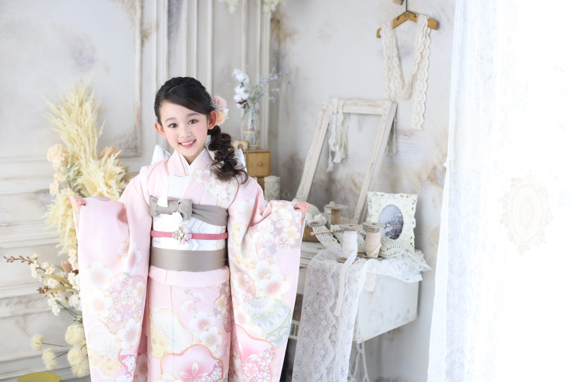 七五三写真撮影_かわいい衣装と背景で写真撮影できます | 奈良市・橿原市・広陵町・木津川市の写真撮影と着物レンタルのフォトスタジオワタナベ（渡辺写真館）