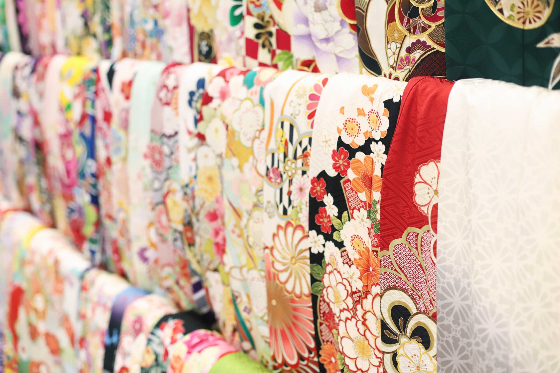 振袖レンタル_展示_奈良市・橿原市・広陵町・木津川市の写真撮影と着物レンタルはフォトスタジオワタナベ(渡辺写真館)