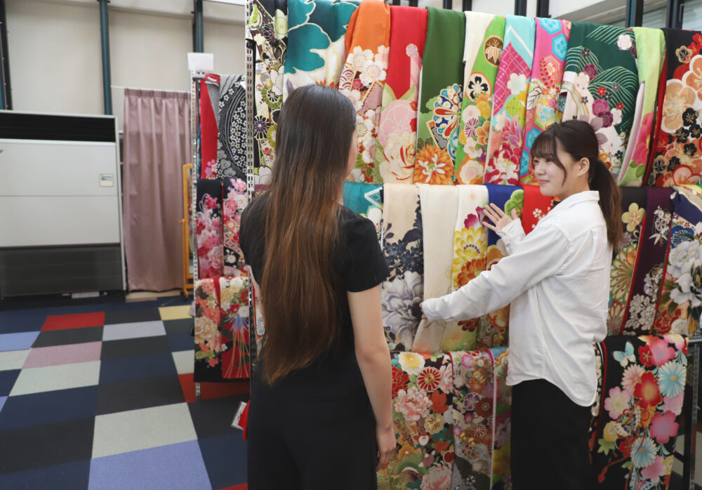 成人式(前撮り・後撮り)_奈良県奈良市橿原市広陵町木津川市_振袖試着展示会開催中