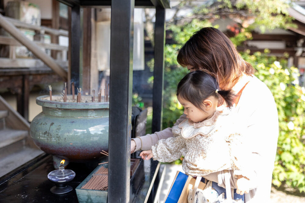 帯解寺戌の日安産祈願お参り_お線香