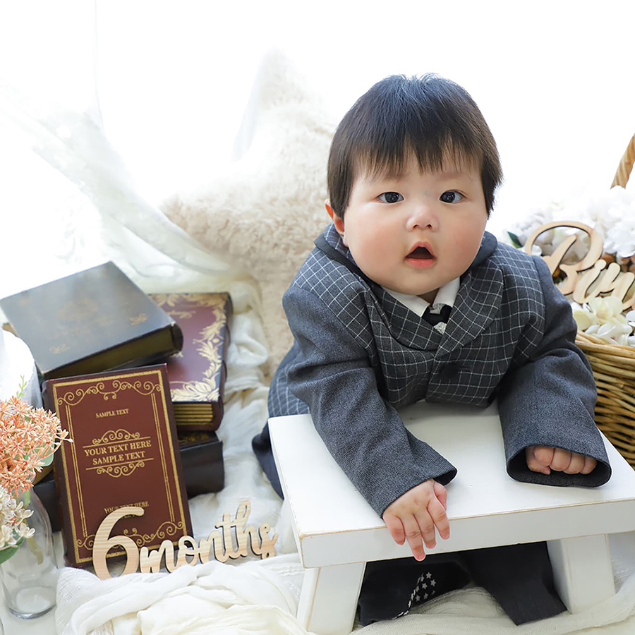 ハーフバースデーフォト６ヶ月お誕生日撮影＿ハーフバースデーフォトタキシード撮影の写真_奈良市・橿原市・広陵町・木津川市の写真撮影はフォトスタジオワタナベ
