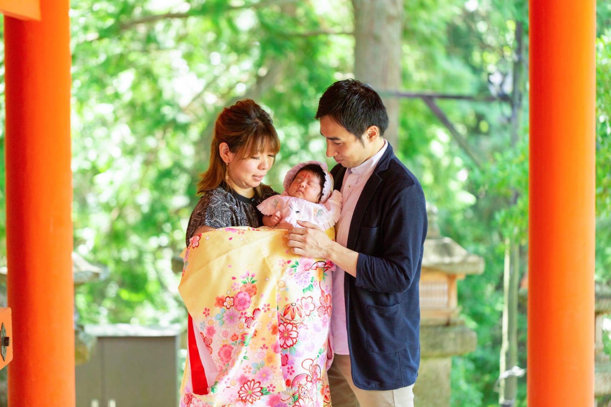 お宮参りカメラマン出張撮影(ロケーションフォト)春日大社_奈良市・橿原市・広陵町・木津川市の写真撮影と産着・着物レンタルはフォトスタジオワタナベ（渡辺写真館）
