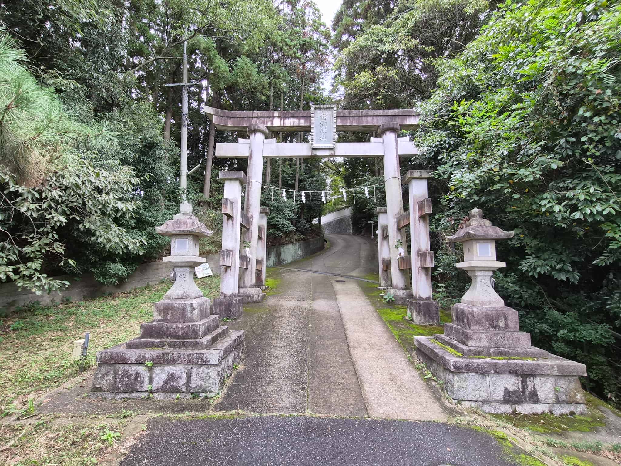 稲植神社_京都府相楽郡精華町_七五三・お宮参り_鳥居前