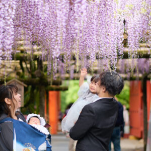 お宮参りカメラマン出張撮影(ロケーションフォト)_春日大社_奈良市・橿原市・広陵町・木津川市の写真撮影と産着・着物レンタルはフォトスタジオワタナベ（渡辺写真館）