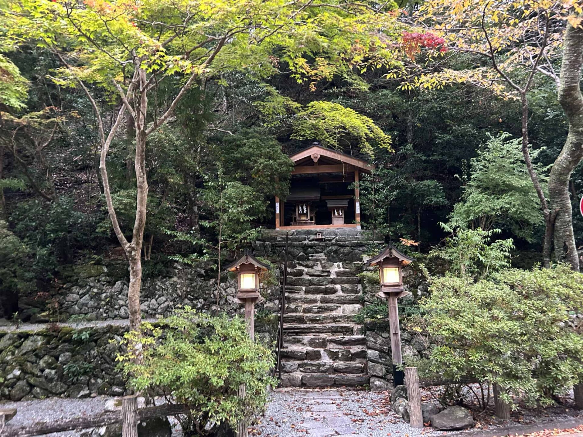 丹生川上神社中社_奈良県吉野郡東吉野村_七五三・お宮参り・十三参り_末社・東照宮と水神社