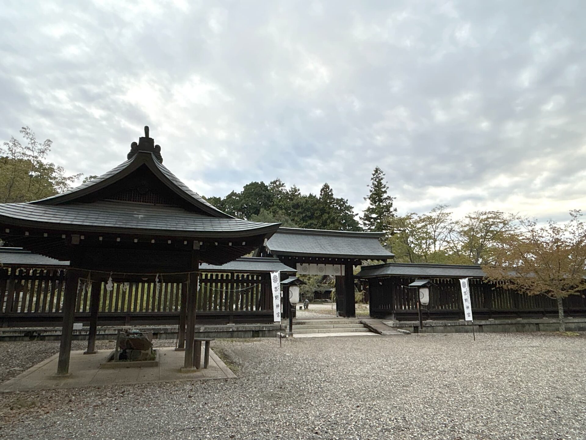 吉野神宮_吉野郡吉野町_お宮参り・七五三・十三参り_東門-手水舎