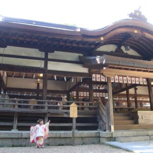 生駒大社往馬大社_奈良県生駒市_七五三・お宮参り_着物レンタル・着付け_拝殿前