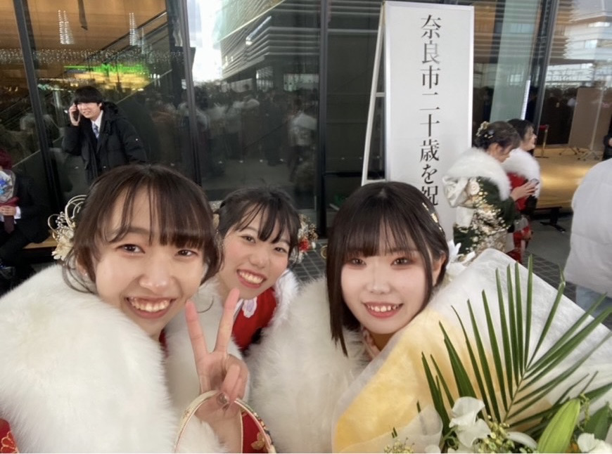 振袖5点セット　成人式　結婚式　前撮り 正統派古典 赤/黒 絞り風/毬柄 人気 はんなり 可愛い 高級振袖 金駒繍