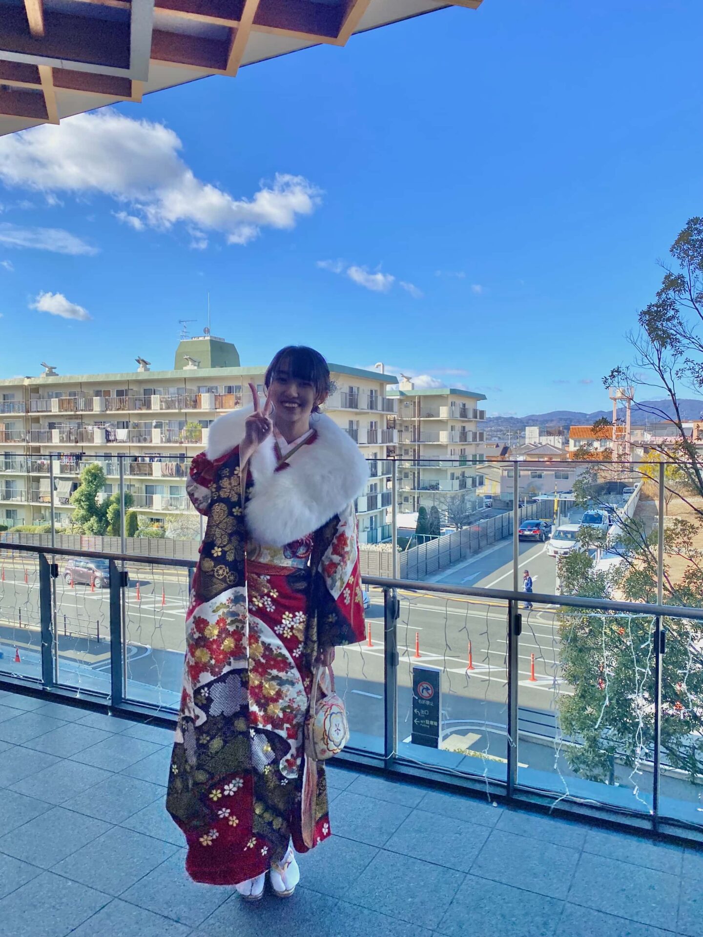 成人式振袖レンタル_当日_奈良県コンベンションセンター階段上